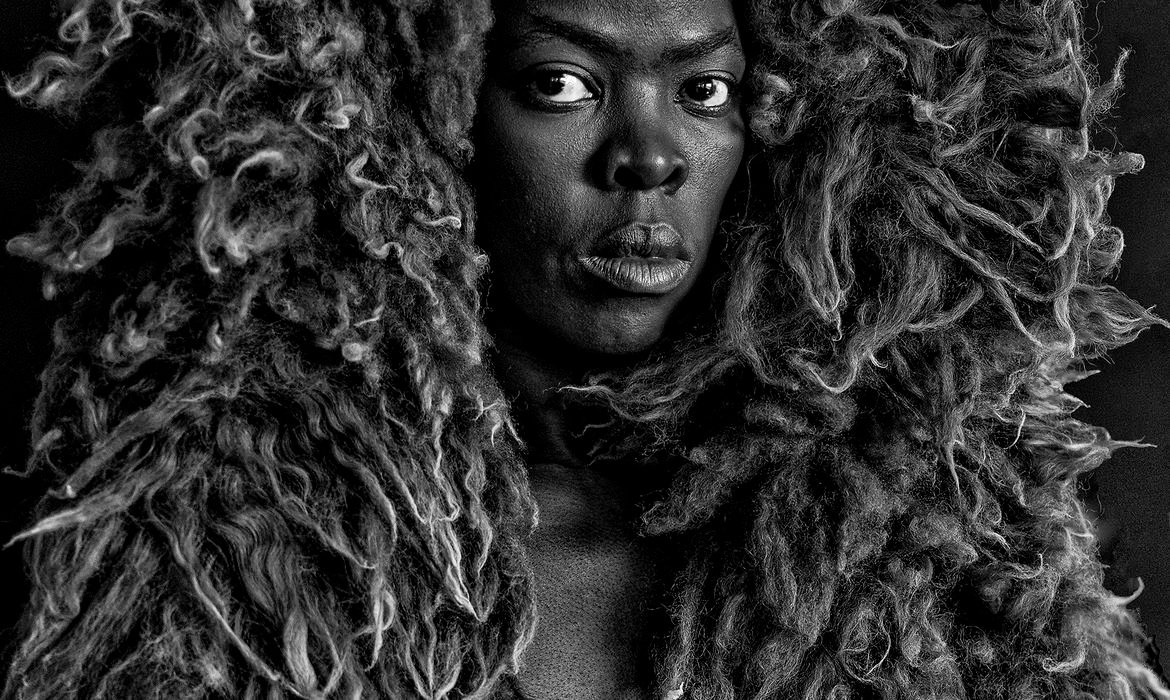 Zanele Muholi apresenta sua arte no Museu de Arte do Rio