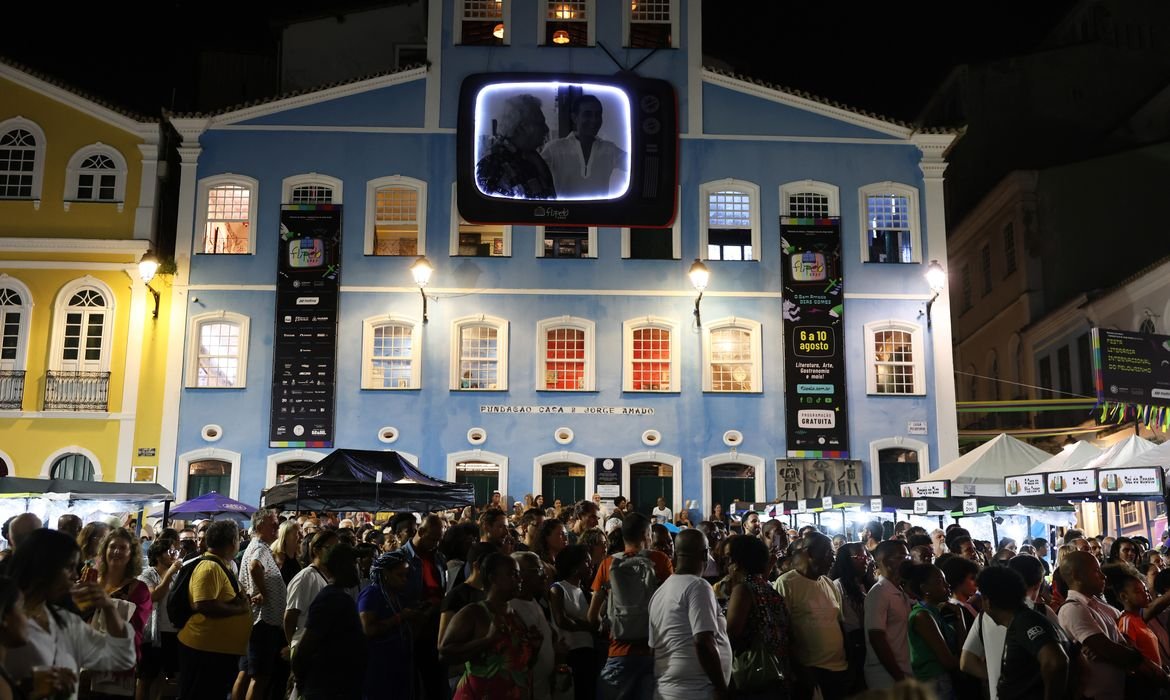 Flipelô 2023: mais de 500 escritores no Pelourinho