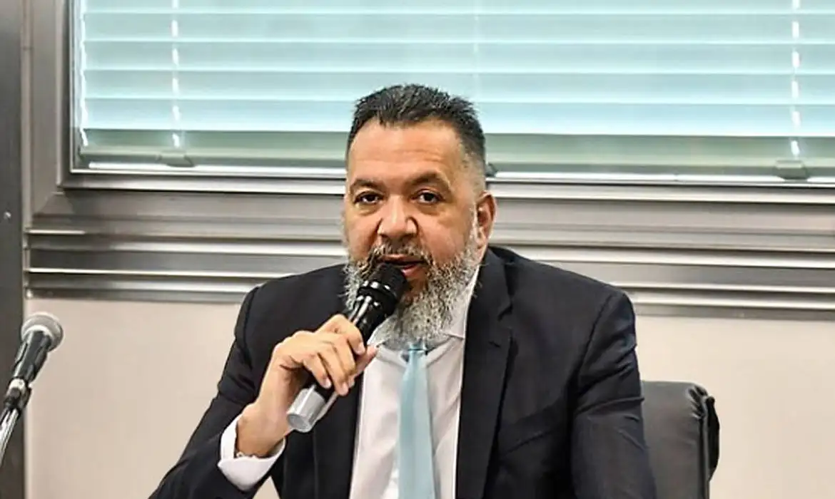 Ex-prefeito de Belford Roxo é preso e ficará à disposição da Justiça