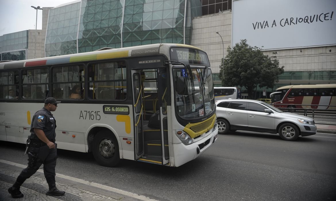 Rodoviários do Rio mantêm estado de greve até nova audiência