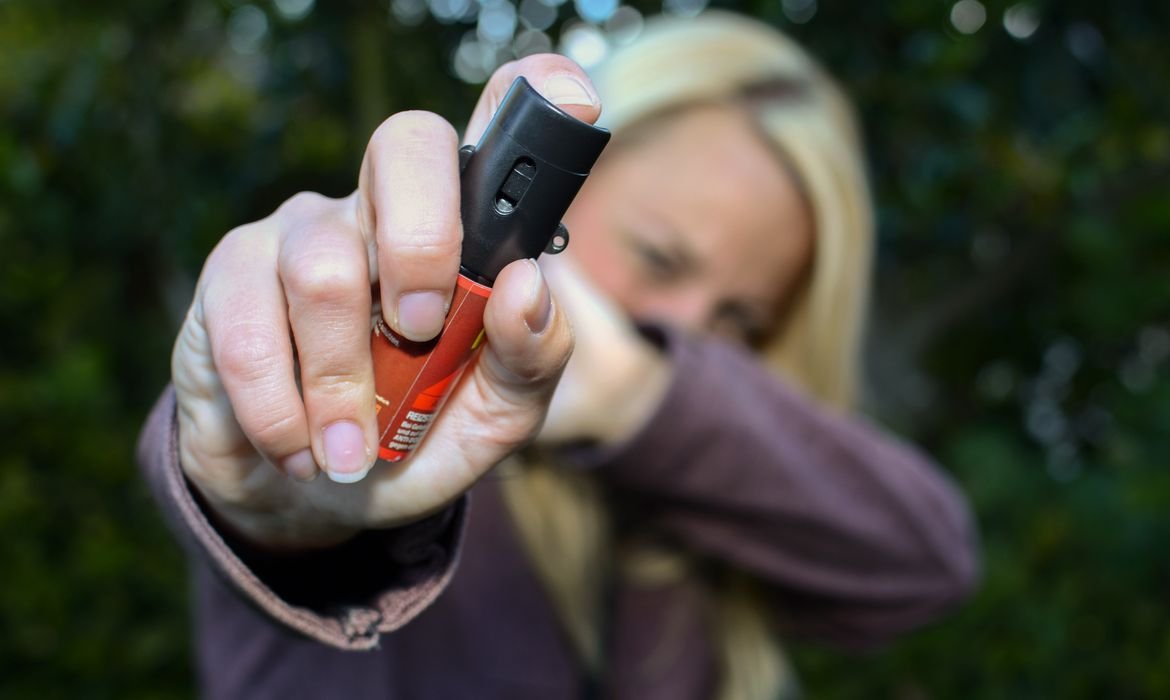 Promotora critica uso de spray de pimenta como defesa Promotora critica uso de spray de pimenta como defesa