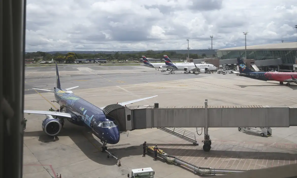 Direito de menores no transporte aéreo é reforçado