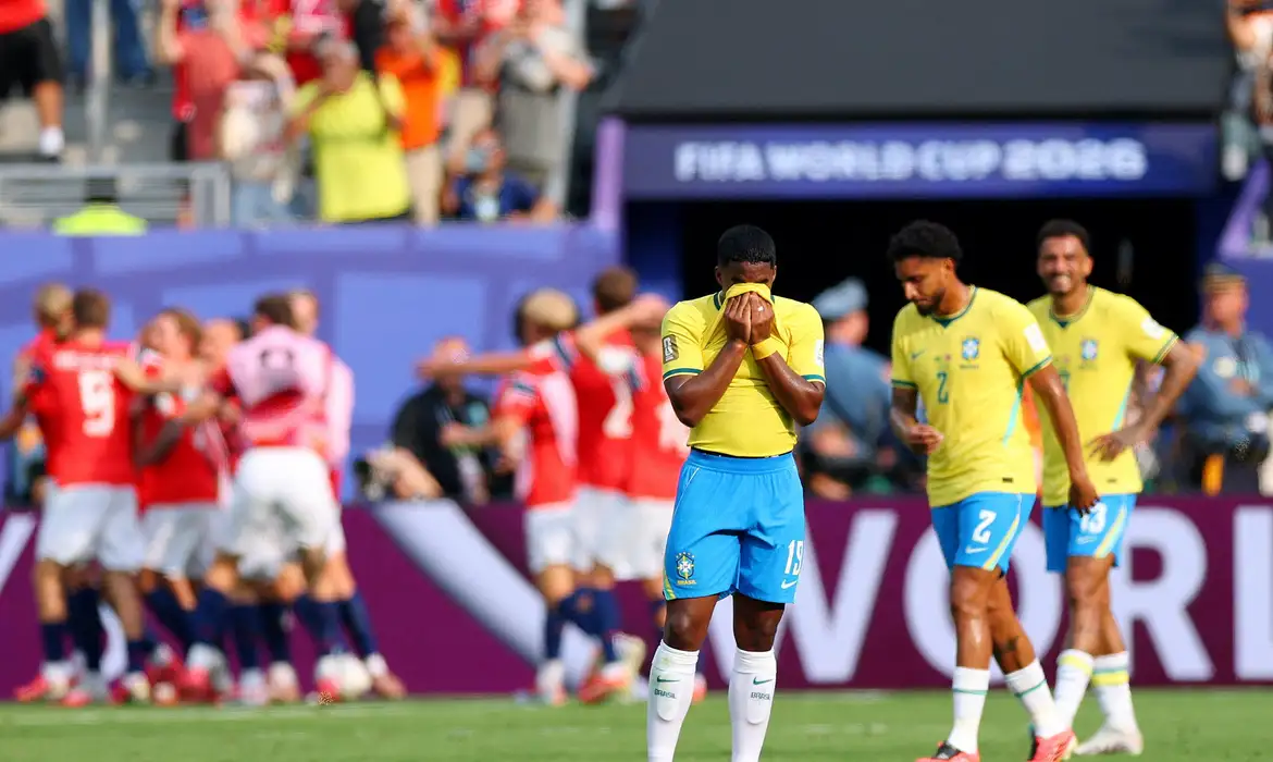 Repercussão internacional da eliminação do Brasil na Copa