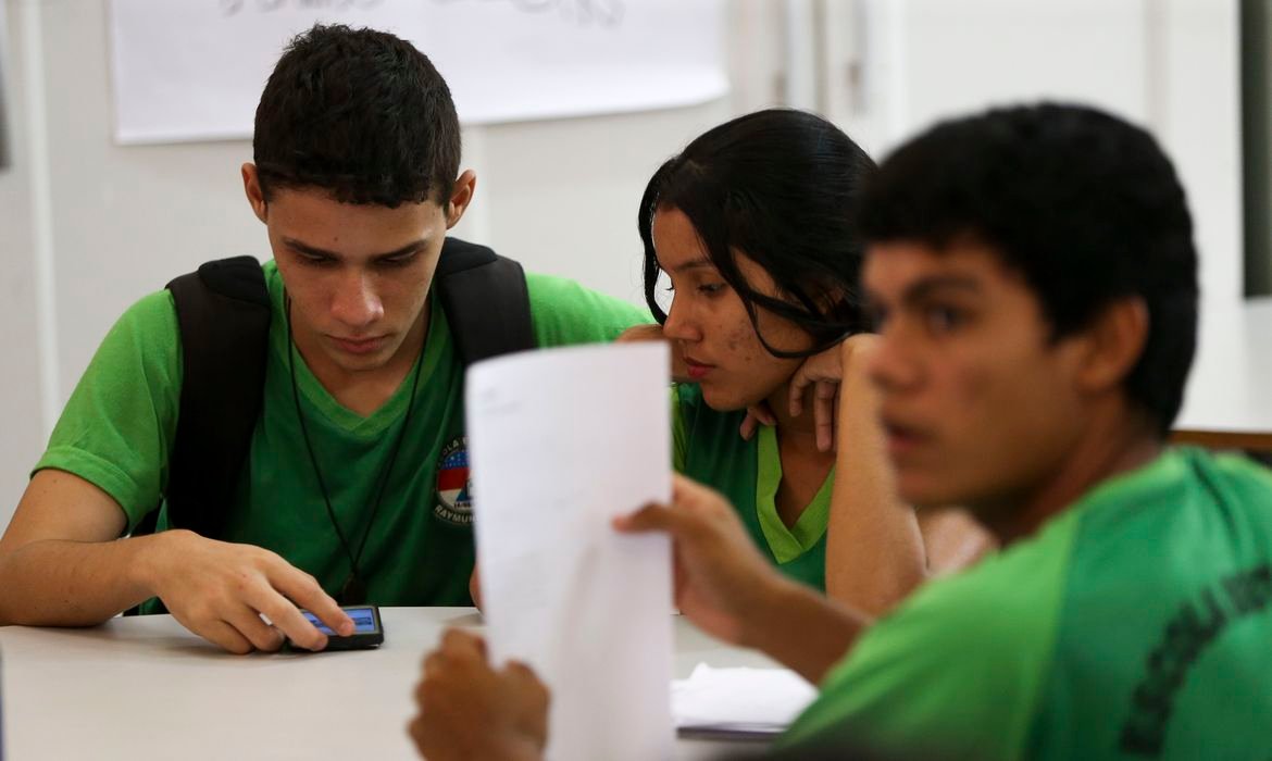 Desigualdade digital afeta comunidades no Recife