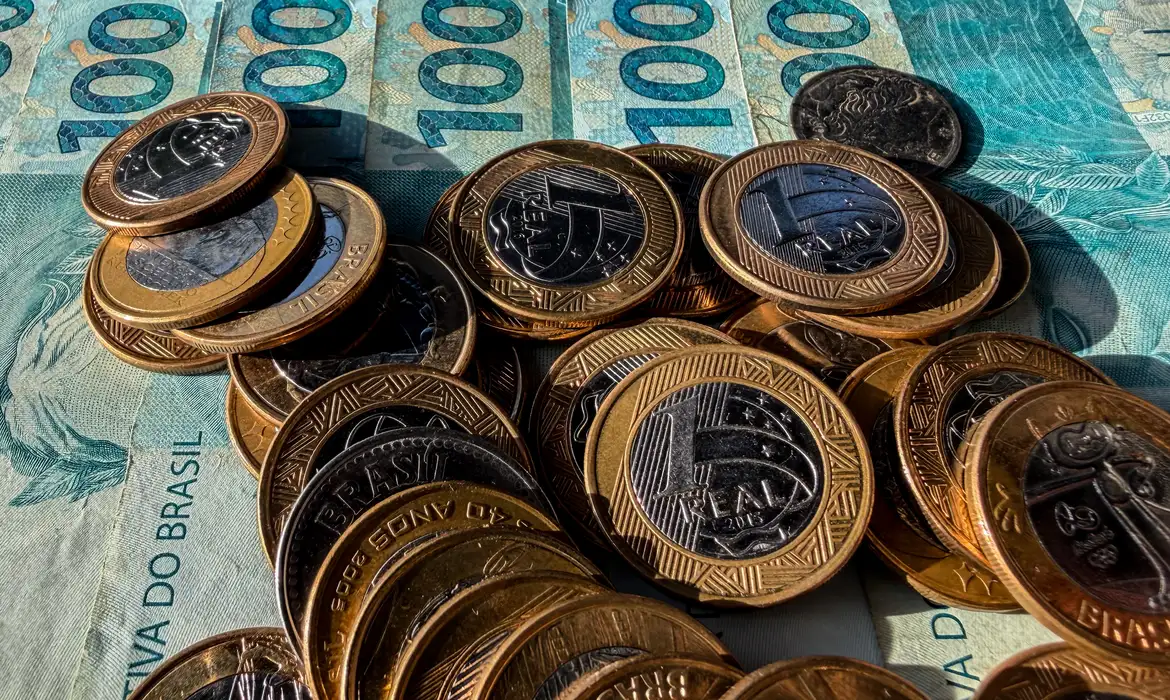 Inflação para correção salarial atinge 4,33% em 12 meses
