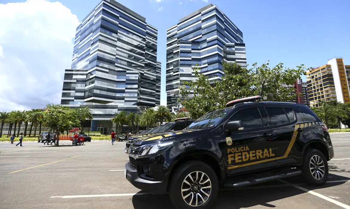 Operação da PF investiga empresário por intimidação a jornalistas