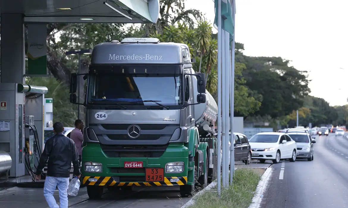 Senado aprova nova MP de frete mínimo rodoviário