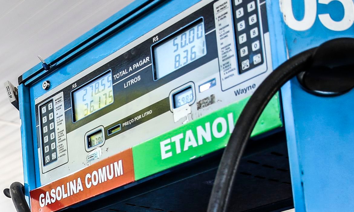Aumento do teor de etanol na gasolina é aprovado por 180 dias