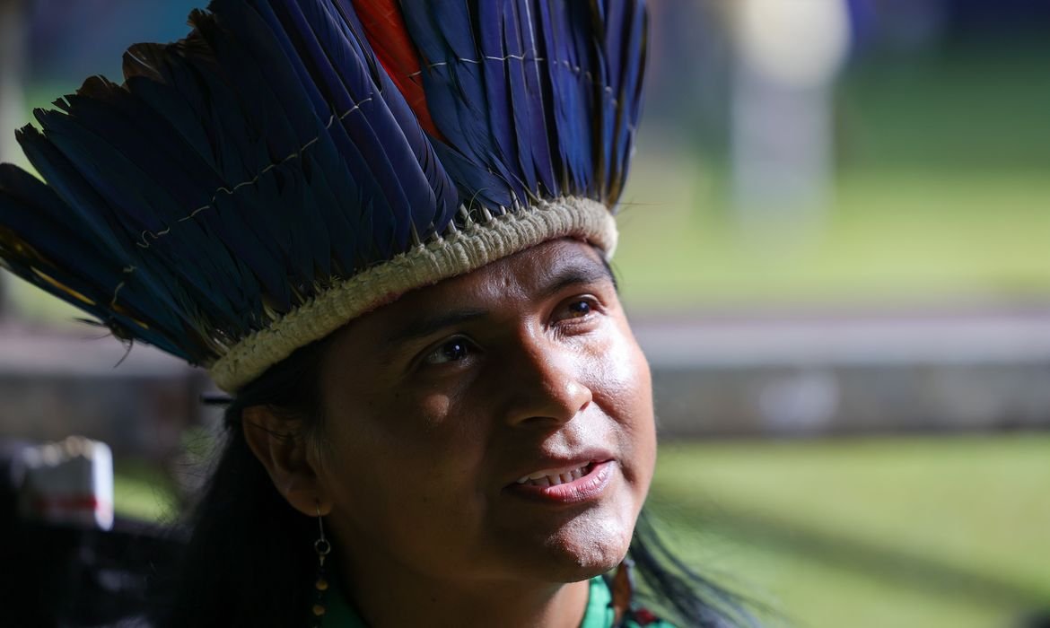 Autorizado uso de indumentárias tradicionais em documentos