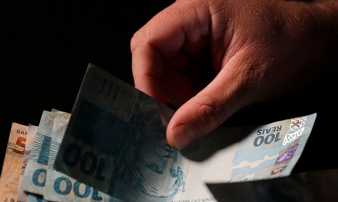 Abono salarial é liberado para nascidos em setembro e outubro Abono salarial é liberado para nascidos em setembro e outubro
