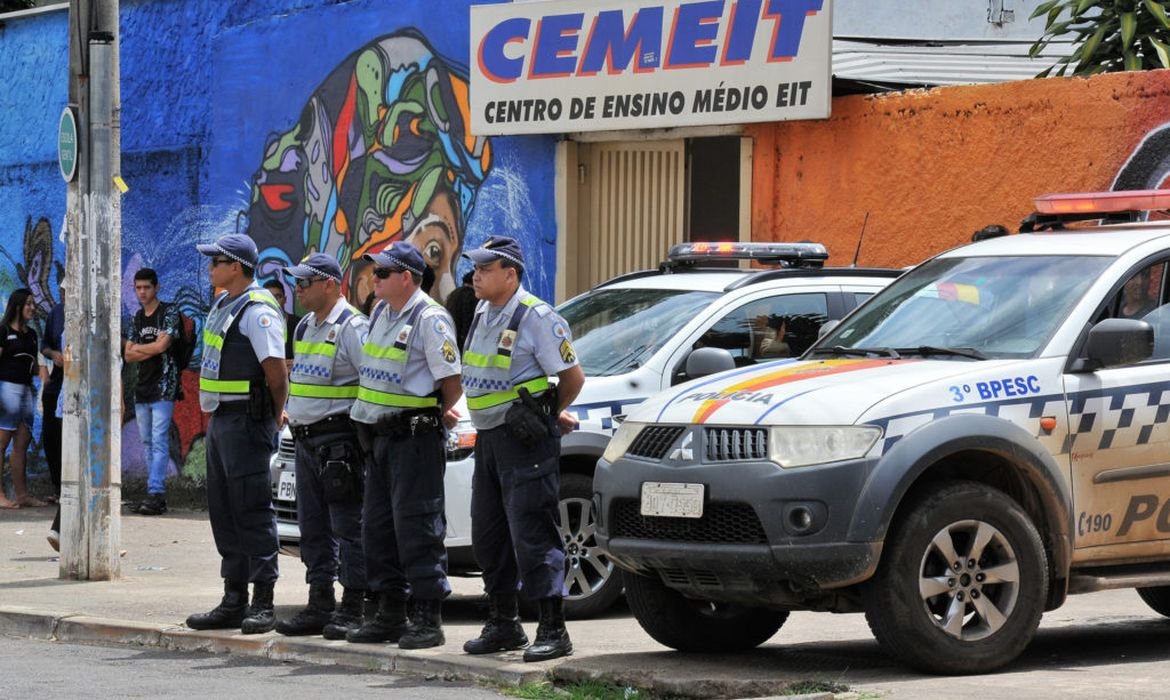 Resolução do CNE assegura 200 dias letivos em situações críticas