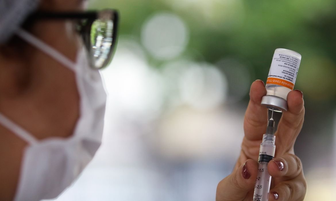 Atualizações nas vacinas contra covid-19 são anunciadas pela Anvisa