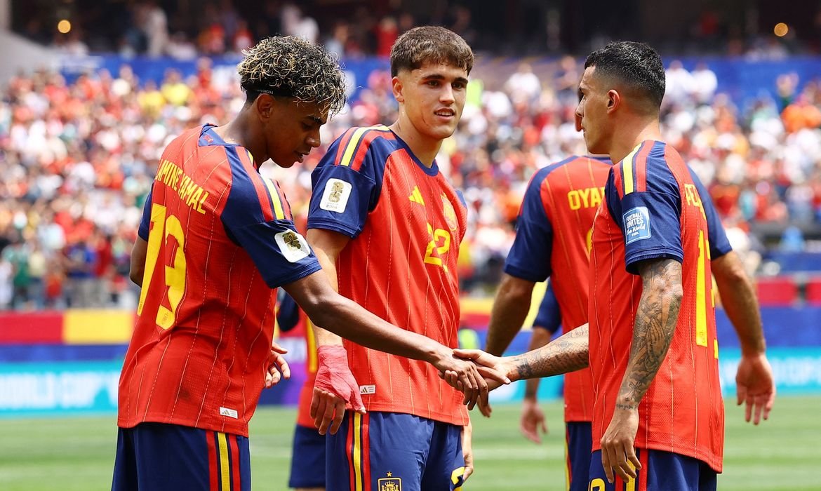 Confronto decisivo entre Espanha e Bélgica na Copa do Mundo