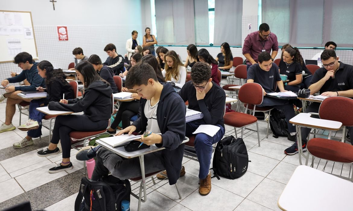 Bolsa Permanência do Prouni oferece R$ 700 mensais a alunos