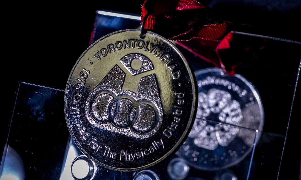Legado da primeira medalha paralímpica é lembrado em homenagem