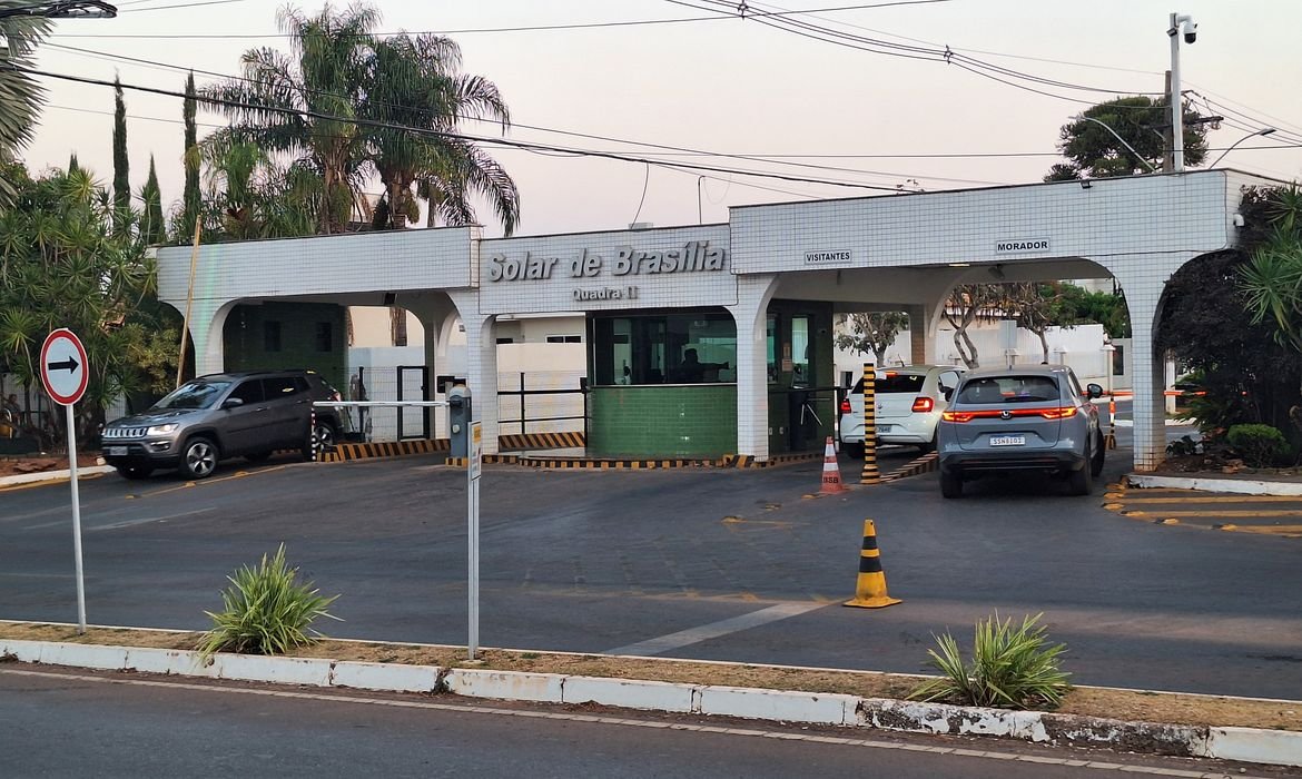 Bolsonaro autorizado a sair para consulta dentária Bolsonaro autorizado a sair para consulta dentária