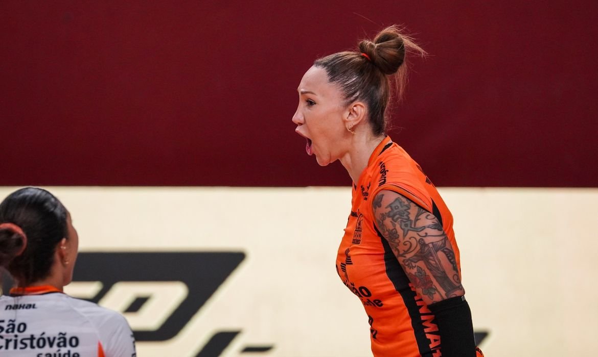 Tifanny critica nova regra da CBV sobre participação de trans no vôlei Tifanny critica nova regra da CBV sobre participação de trans no vôlei