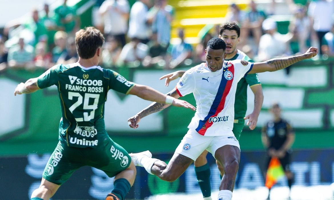 Chapecoense empata com Bahia em jogo emocionante no Brasileirão