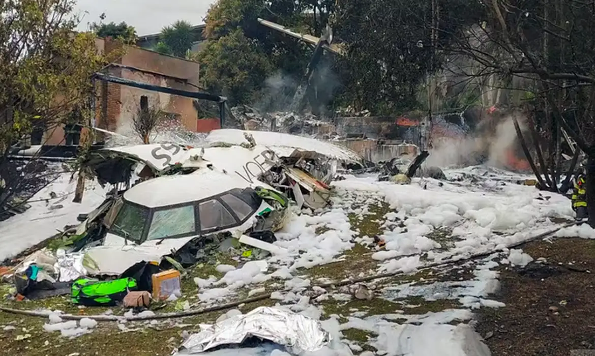 Indiciados 16 envolvidos em queda de avião da Voepass