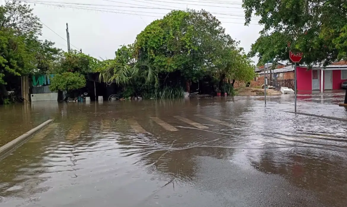 Emergência em 19 cidades do Rio Grande do Sul por chuvas