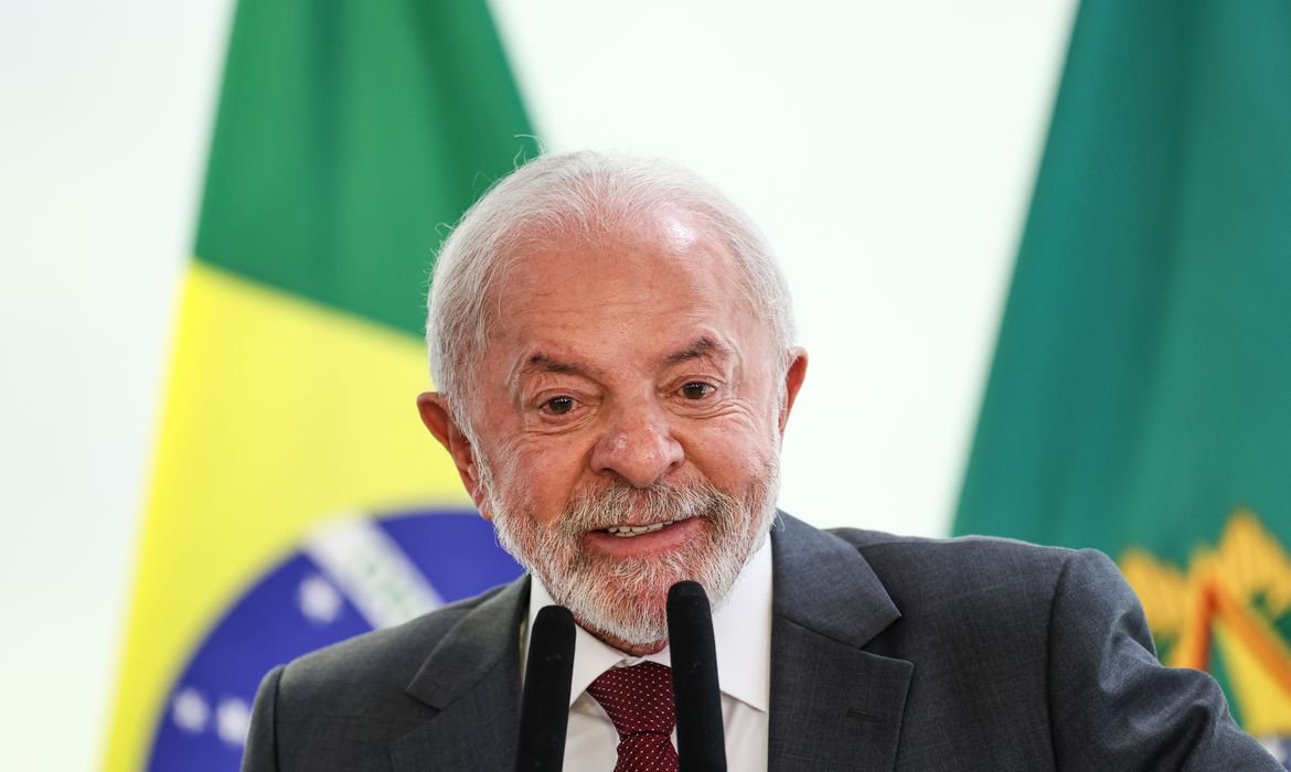 Lula adia aceitação de embaixador dos EUA até após eleições