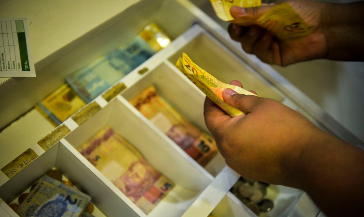 Abono salarial é liberado para trabalhadores de novembro e dezembro