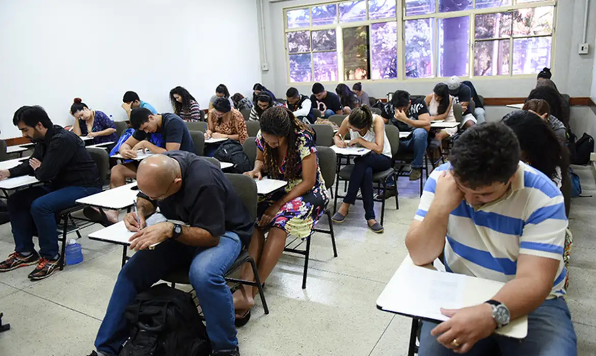 Encceja acontece neste domingo; consulte seu local de prova