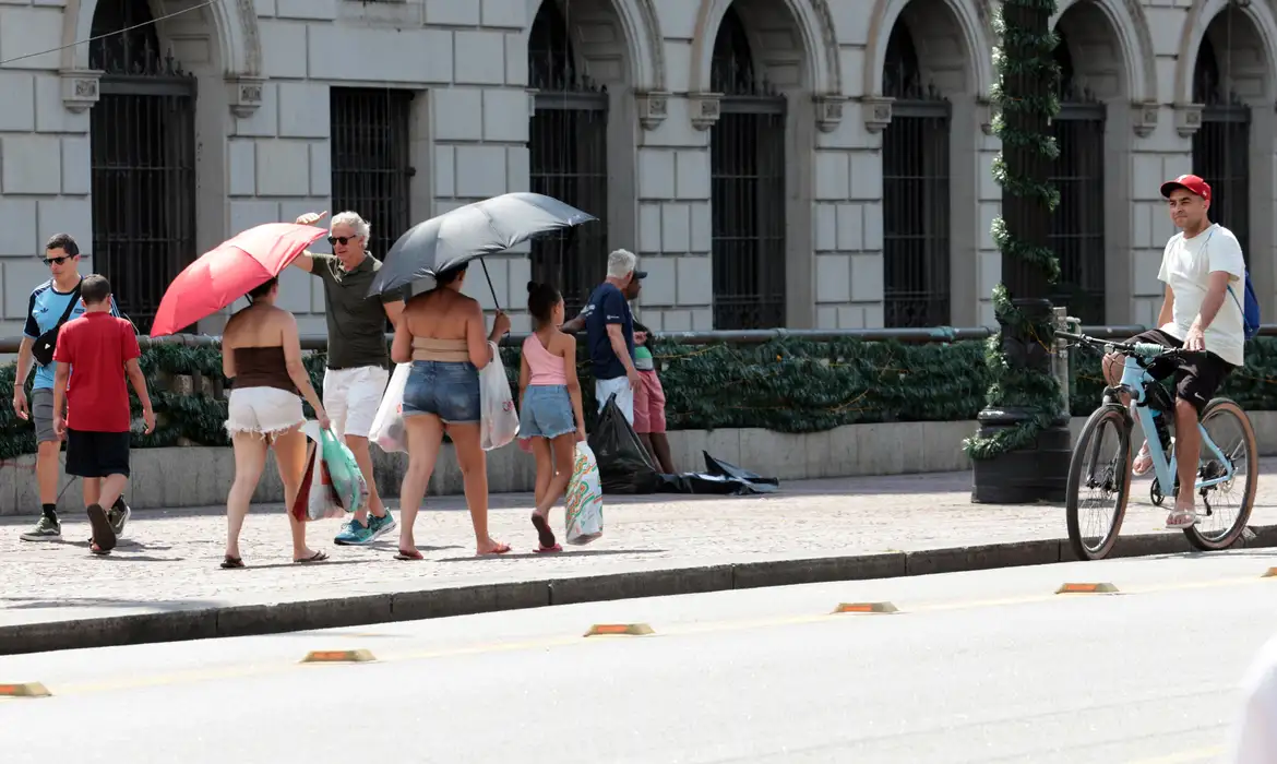 Aumento de temperaturas afeta vastas áreas do Brasil