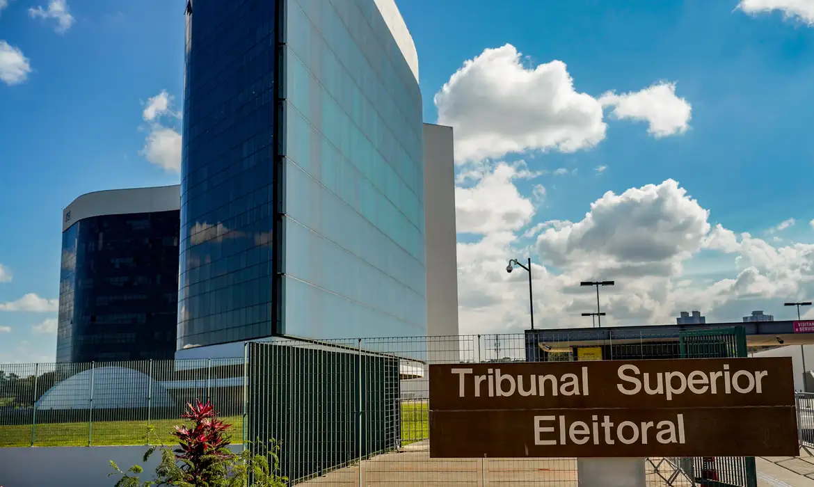 TSE realiza audiência com embaixadores sobre urnas eletrônicas