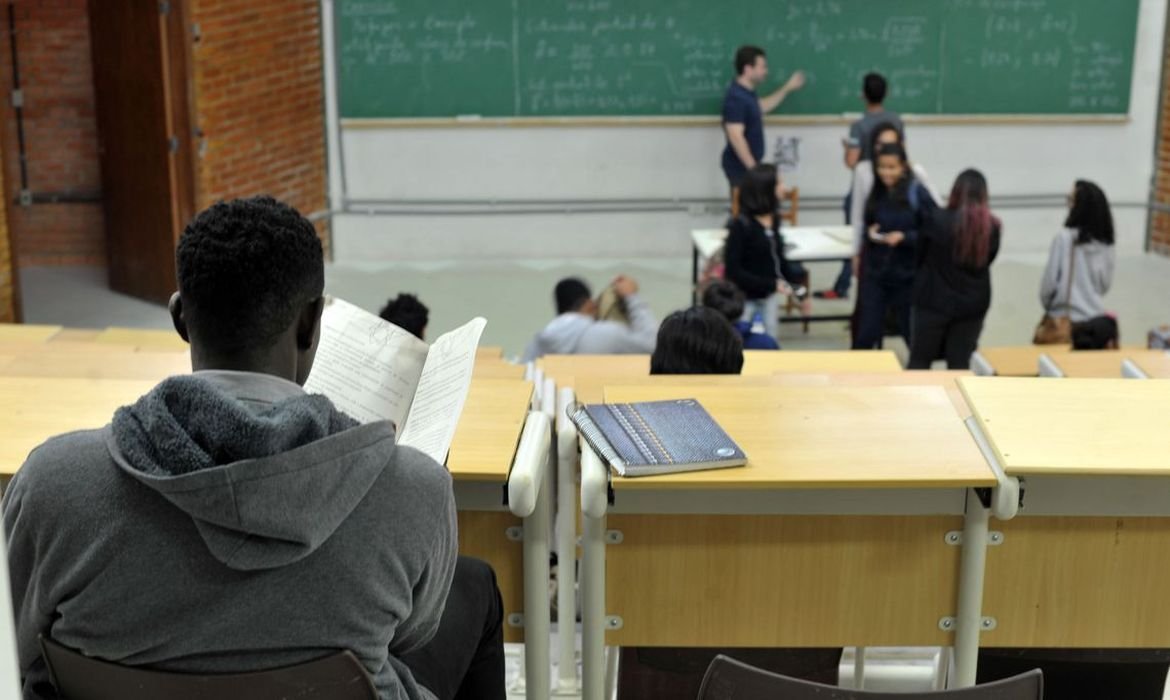 Início das convocações do Fies para lista de espera Início das convocações do Fies para lista de espera