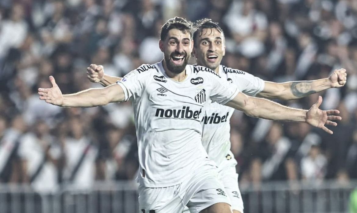 Santos conquista vitória decisiva sobre o Vasco no Brasileirão