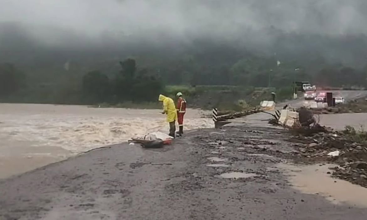 Emergência em cidades gaúchas devido a fortes chuvas Emergência em cidades gaúchas devido a fortes chuvas