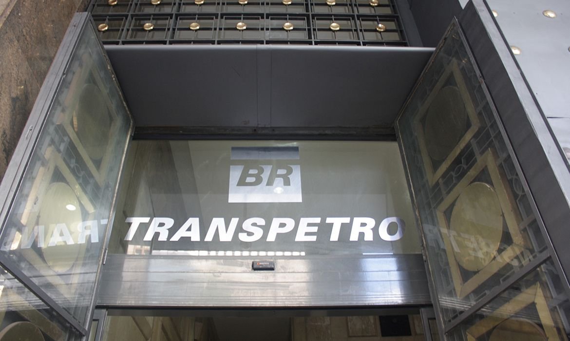 Transpetro divulga concurso com salários de até R$ 15 mil Transpetro divulga concurso com salários de até R$ 15 mil
