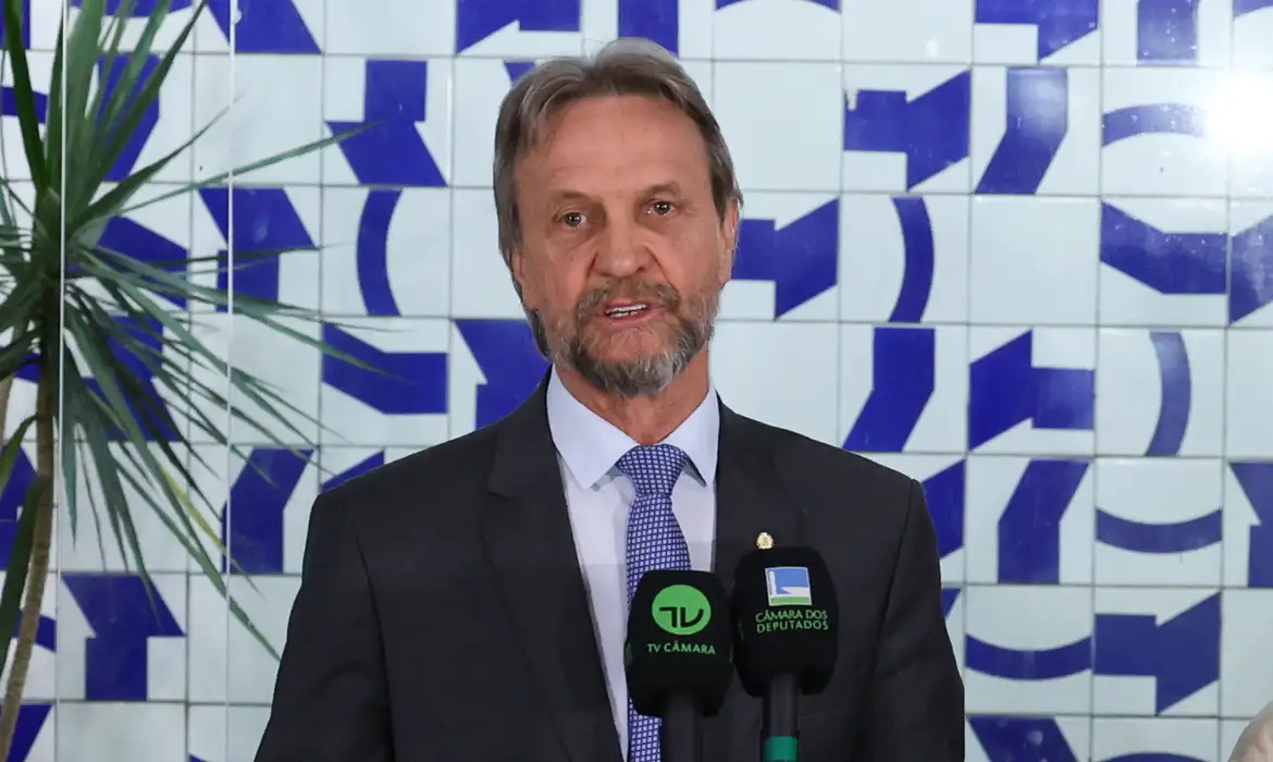Incidente com líder do PT compromete votações na Câmara