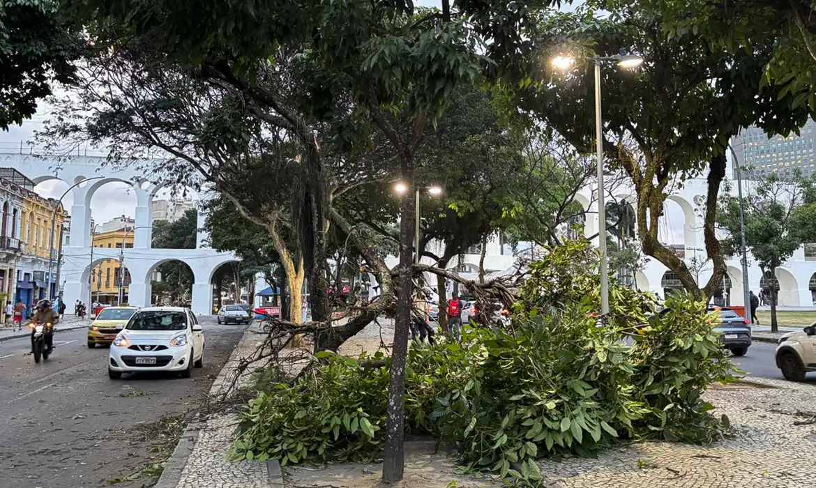 Moradores do Rio recebem alerta para ventania forte