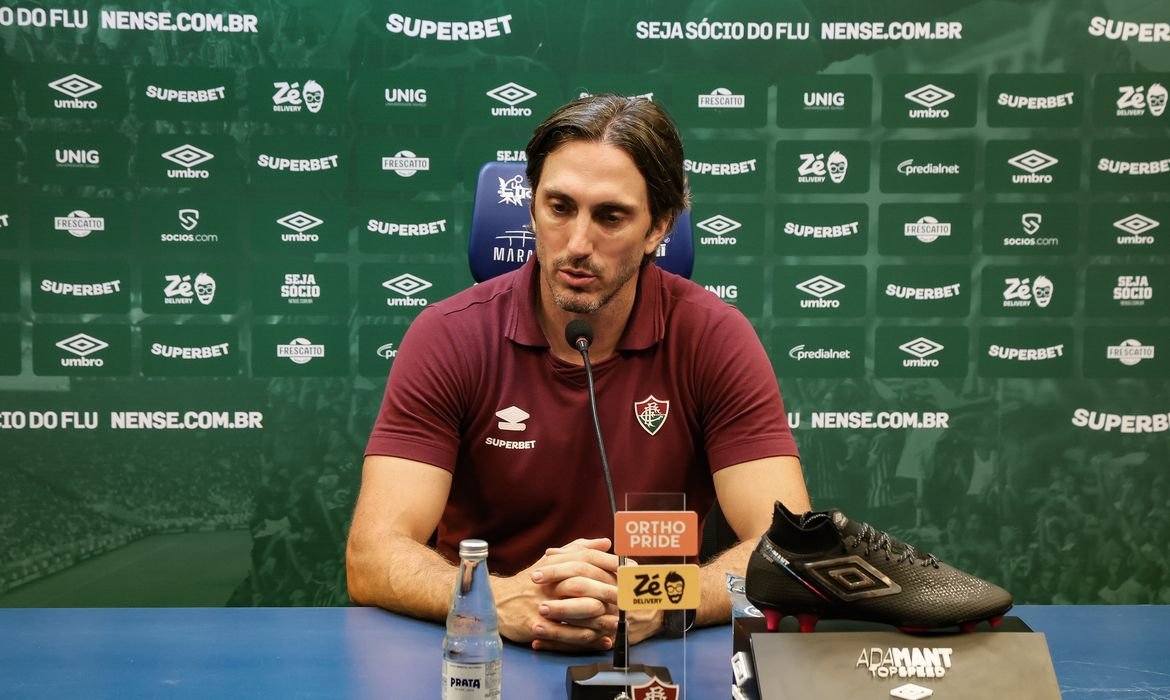 Fluminense encerra contrato com Zubeldía após empate na Libertadores