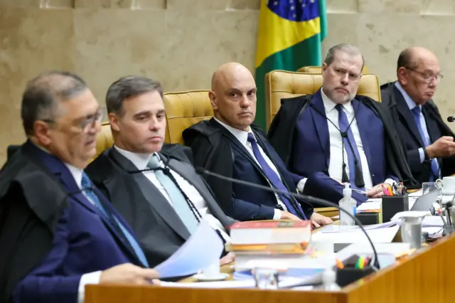 A problemática do juiz herói e a Suprema Corte como instrumento do Estado opressor A problemática do juiz herói e a Suprema Corte como instrumento do Estado opressor